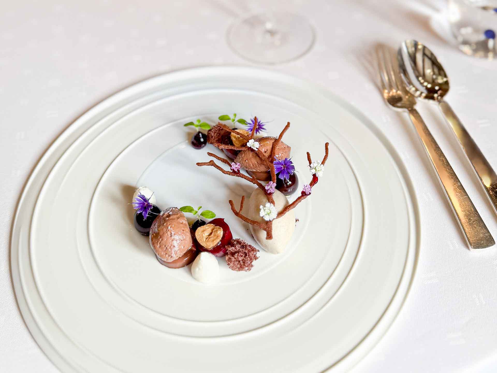 victors-fine-dining-16